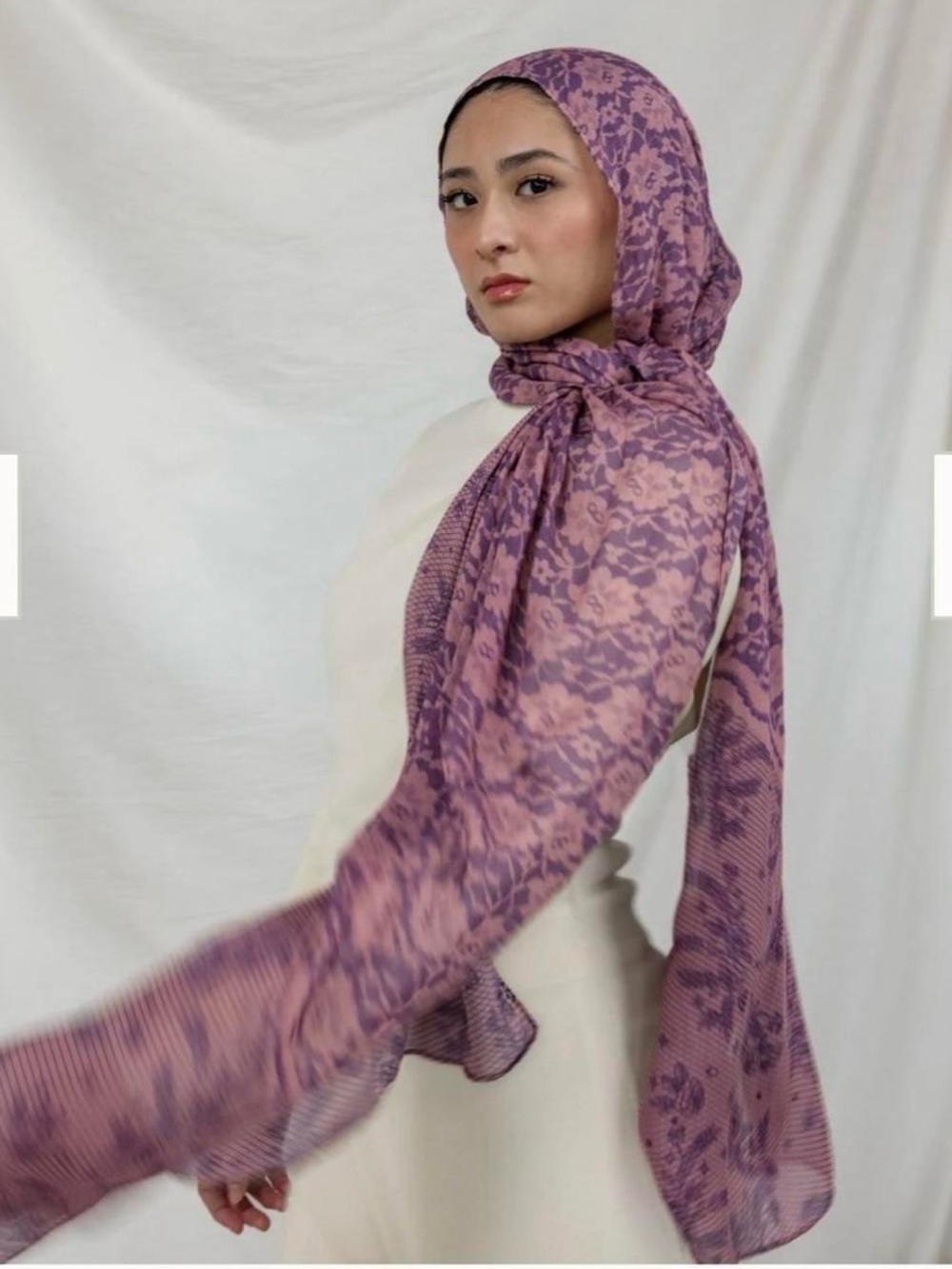 Vela Mauve Lace Hijab
